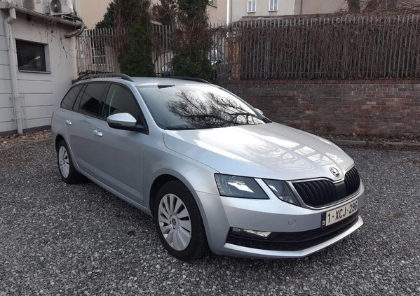 Skoda Octavia cena 47500 przebieg: 169000, rok produkcji 2019 z Lublin małe 301